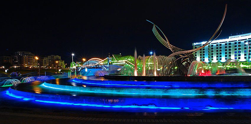 подсветка фонтана светодиодными линейными прожекторами 
